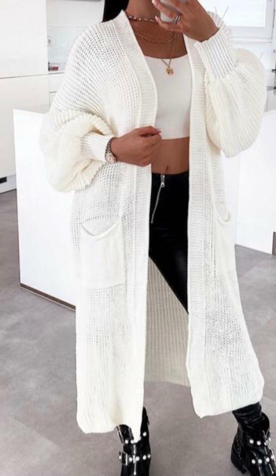 NOIRÉ – Classic Knit Pocket Cardigan Sweater