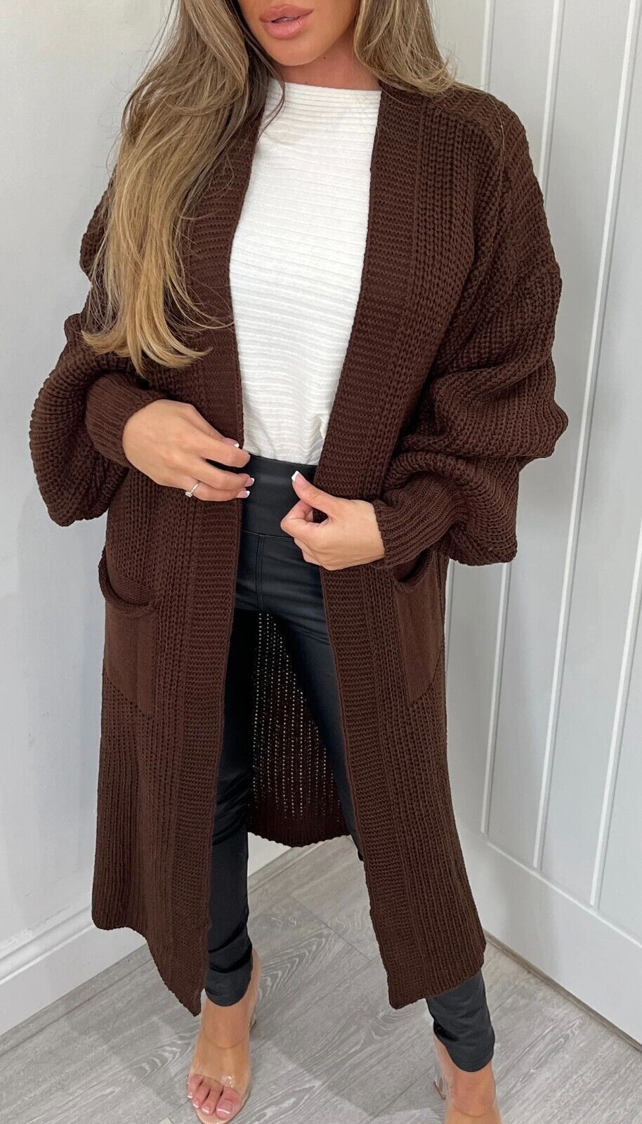 NOIRÉ – Classic Knit Pocket Cardigan Sweater
